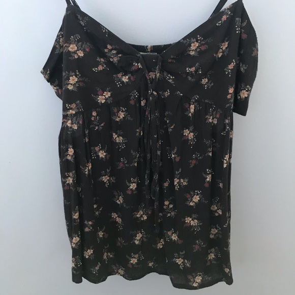American Eagle - Floral cut sides tank top - Picture 2 of 3